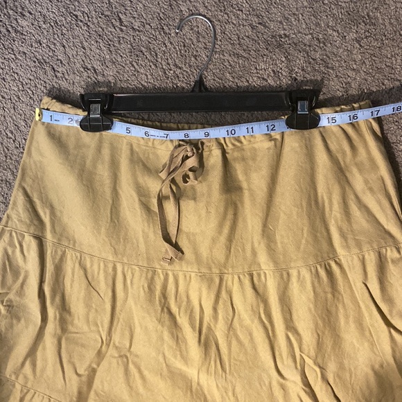 Skirt - Picture 3 of 4